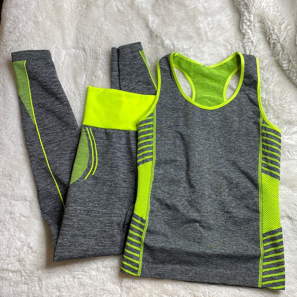 💚 Super Cute Athletic 2 Piece Set